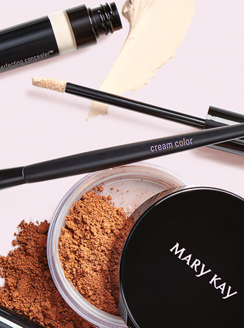 Mary Kay Perfecting Concealer en Silky Setting Powder met de Cream Color Brush