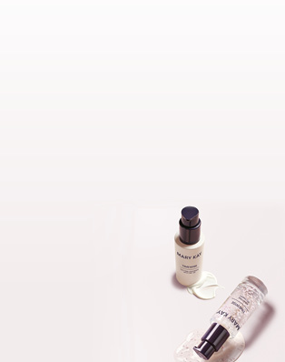 Een Timewise Nighttime Recover en een Timewise Daytime Defender van het bedrijf Mary Kay.