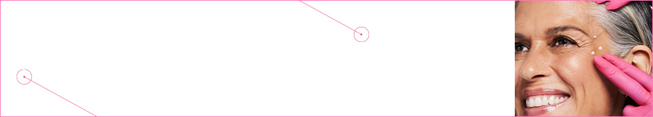 Kleine hoeveelheden Mary Kay Clinical Solutions Dynamic Wrinkle Limiter worden aangebracht op drie punten in het gebied rond de ogen van de vrouw (aan de zijkanten, waar lichte lachrimpels verschijnen).